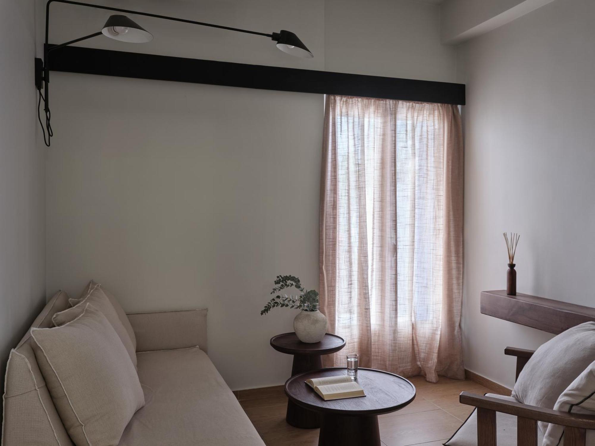 Loizos Stylish Residences ฟิรา ภายนอก รูปภาพ