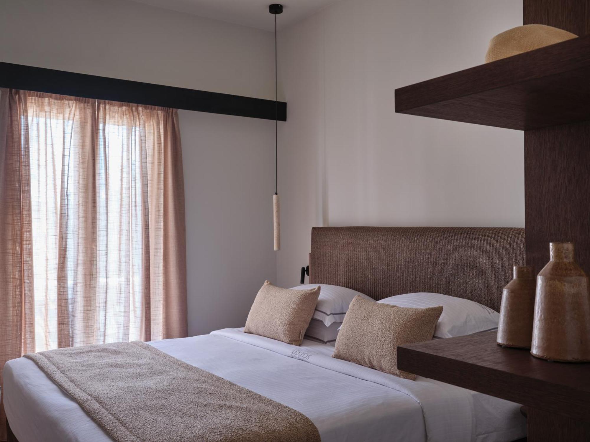 Loizos Stylish Residences ฟิรา ภายนอก รูปภาพ