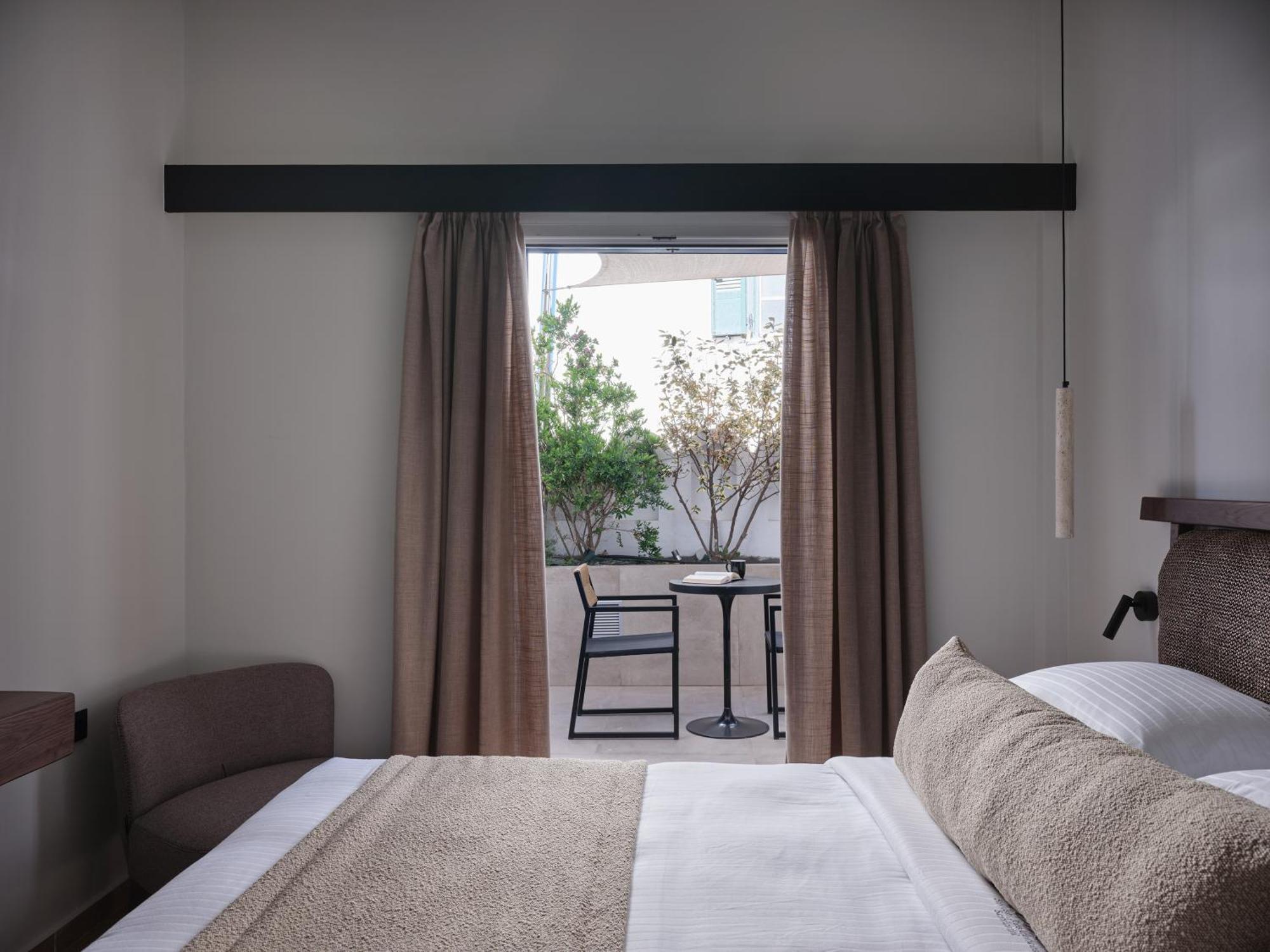 Loizos Stylish Residences ฟิรา ภายนอก รูปภาพ