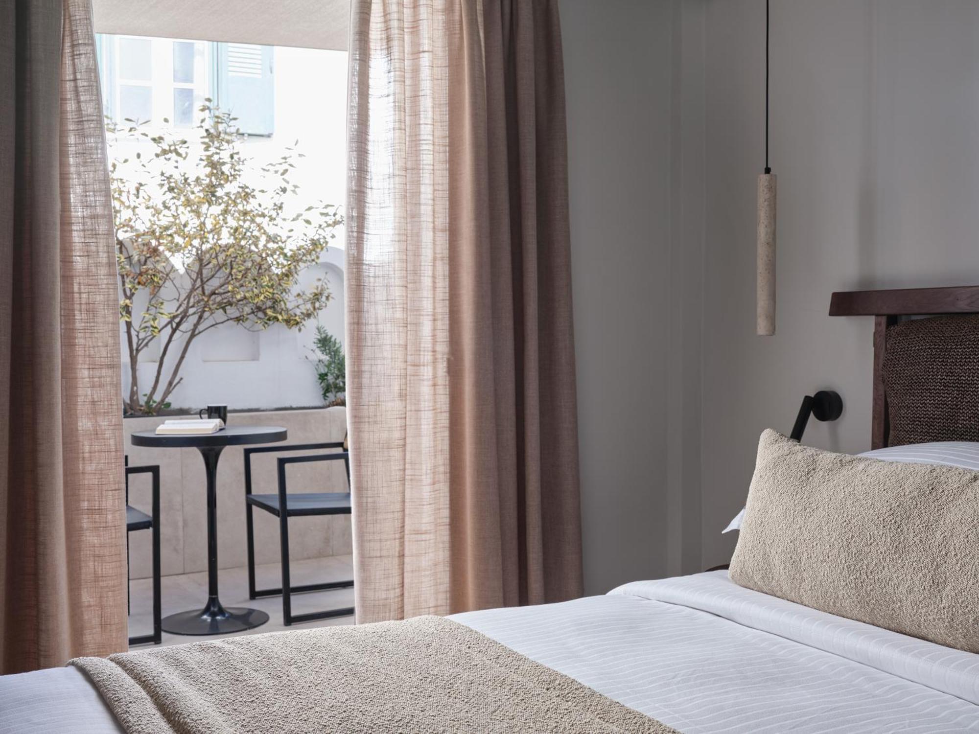 Loizos Stylish Residences ฟิรา ภายนอก รูปภาพ