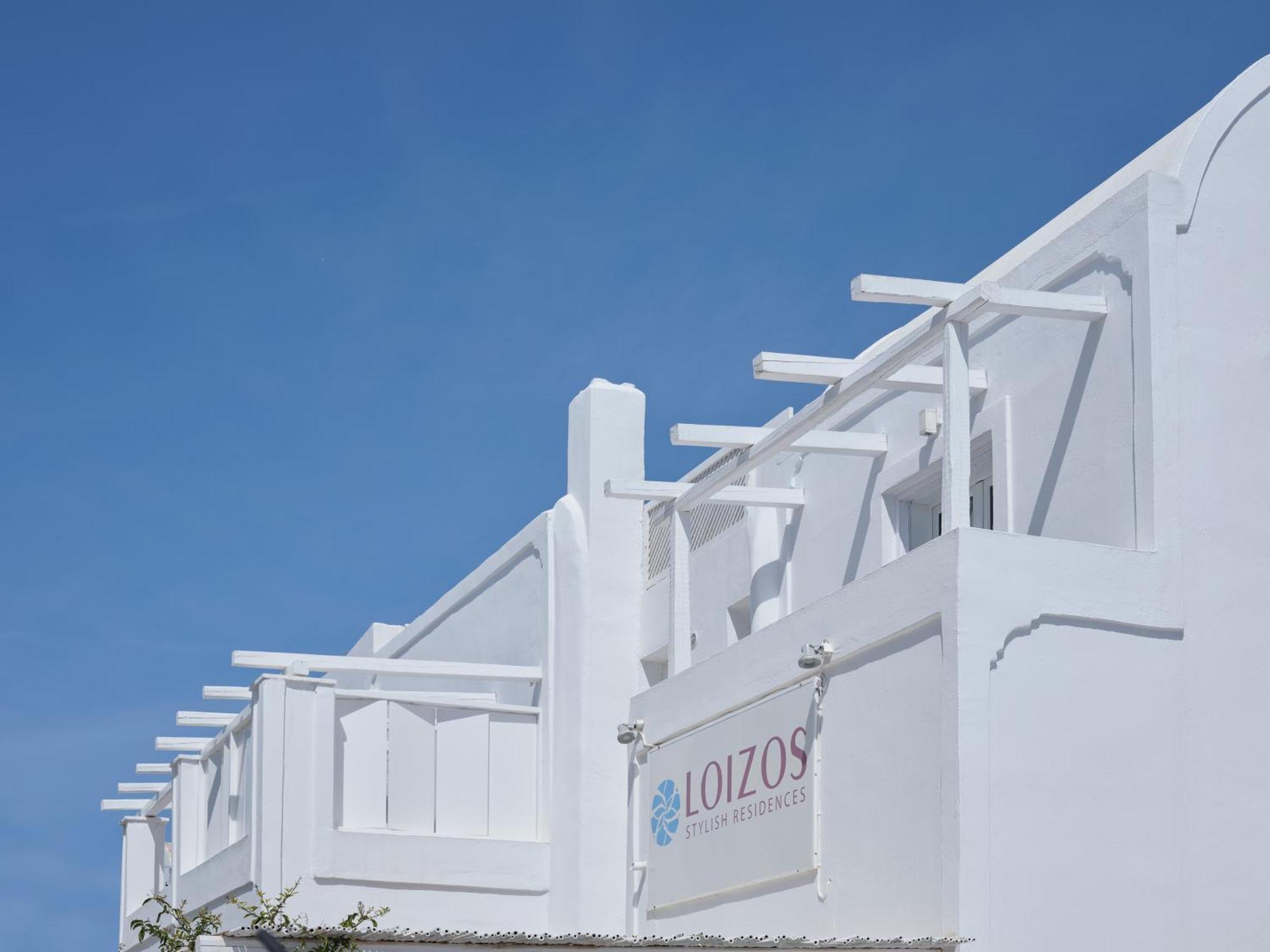 Loizos Stylish Residences ฟิรา ภายนอก รูปภาพ