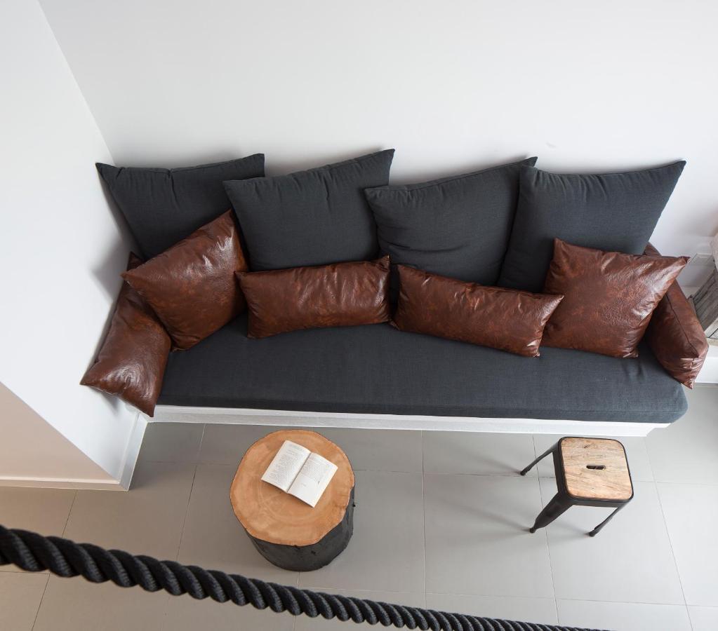 Loizos Stylish Residences ฟิรา ภายนอก รูปภาพ